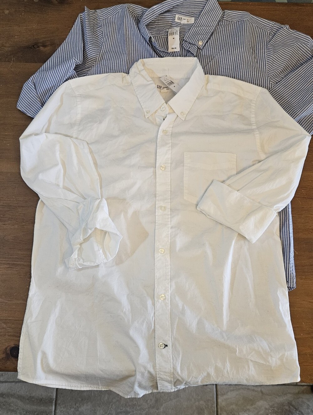 Gap Mens NWT Standard Fit Stretch Poplin Button Down Shirts Lot of 2 Medium